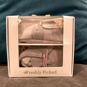 Freshly Picked Oxfords in size 4.